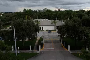 220 SW 9th Ave, Hallandale Beach, FL 33009 - Photo 20