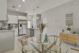 8201 NW 41st St, Doral, FL 33166 - Photo 6