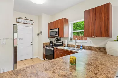 14127 SW 51st Ln, Miramar, FL 33027 - Photo 10