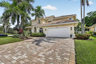 8210 Phoenician Court, Davie, FL 33328 - Photo 4