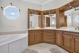 8210 Phoenician Ct, Davie, FL 33328 - Photo 56