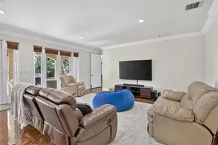 8210 Phoenician Ct, Davie, FL 33328 - Photo 22