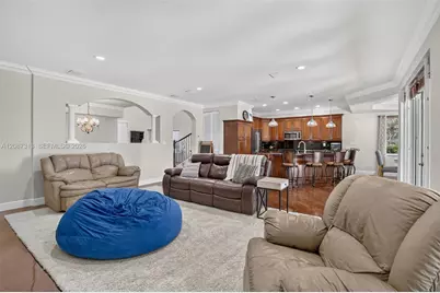 8210 Phoenician Court, Davie, FL 33328 - Photo 24