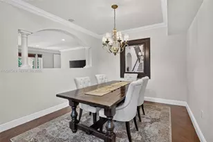 8210 Phoenician Ct, Davie, FL 33328 - Photo 10