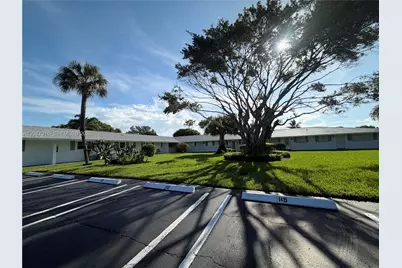 400 SW Golfview Ter #112, Boynton Beach, FL 33426 - Photo 1
