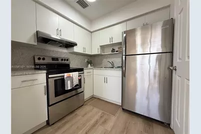 8860 SW 32nd St #front, Miami, FL 33165 - Photo 6