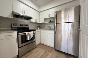 8860 SW 32nd St, Miami, FL 33165 - Photo 6