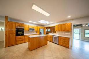 4391 SW 77th Ave, Davie, FL 33328 - Photo 4
