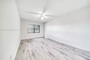 8290 Lake Dr, Doral, FL 33166 - Photo 12