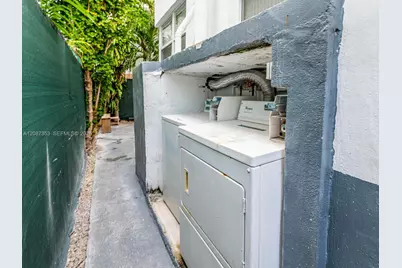 726 8th St, Miami Beach, FL 33139 - Photo 12