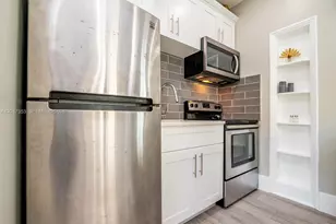 726 8th St, Miami Beach, FL 33139 - Photo 26