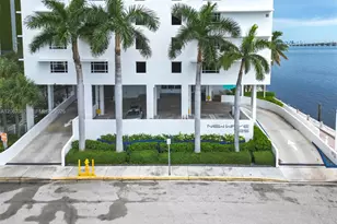 725 NE 22nd St, Miami, FL 33137 - Photo 1