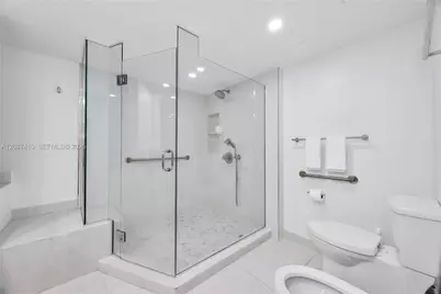 2000 Towerside Ter #1206, Miami, FL 33138 - Photo 30