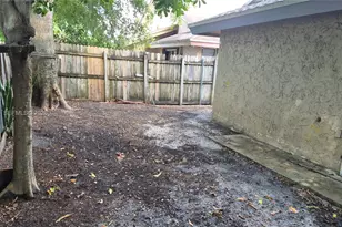 1336 SW 75th Ave, North Lauderdale, FL 33068 - Photo 18
