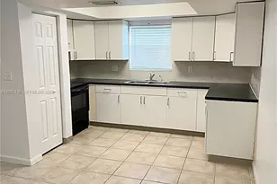 7921 SW 9th St, North Lauderdale, FL 33068 - Photo 10