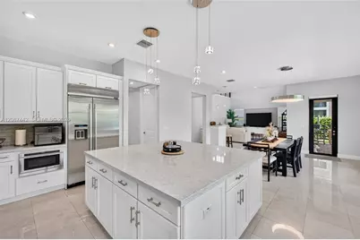 10283 Sweet Bay Mnr, Parkland, FL 33076 - Photo 12