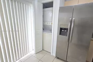 1271 SE 28th Ct, Homestead, FL 33035 - Photo 4