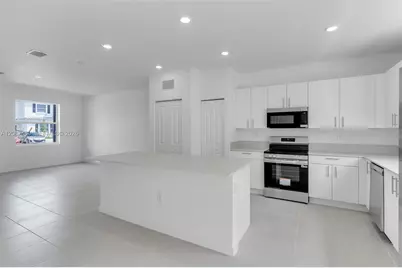 1081 SE 3rd St, Florida City, FL 33034 - Photo 10