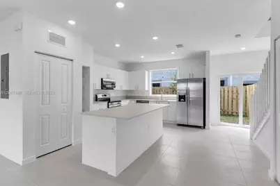 1081 SE 3rd St, Florida City, FL 33034 - Photo 8