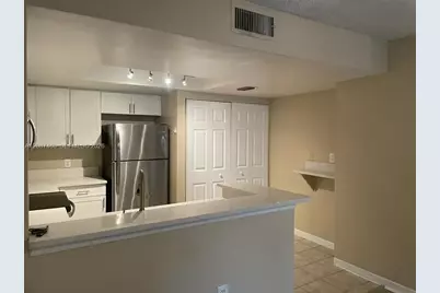 4195 N Haverhill Rd #318, West Palm Beach, FL 33417 - Photo 2