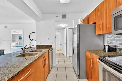 1200 Brickell Bay Dr #2119, Miami, FL 33131 - Photo 14