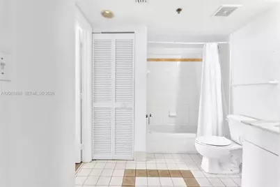1200 Brickell Bay Dr #2119, Miami, FL 33131 - Photo 16