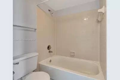 714 Executive Center Dr #28, West Palm Beach, FL 33401 - Photo 10