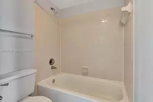 714 Executive Center Dr, West Palm Beach, FL 33401 - Photo 10