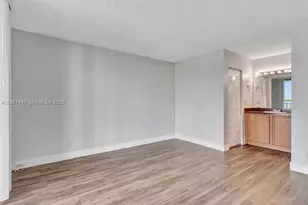 714 Executive Center Dr, West Palm Beach, FL 33401 - Photo 8