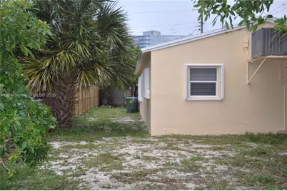 571 NE 61st St, Oakland Park, FL 33334 - Photo 20