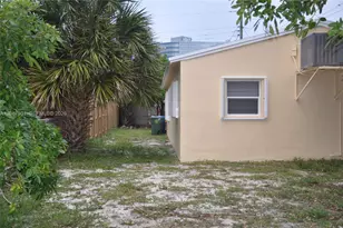 571 NE 61st St, Oakland Park, FL 33334 - Photo 20