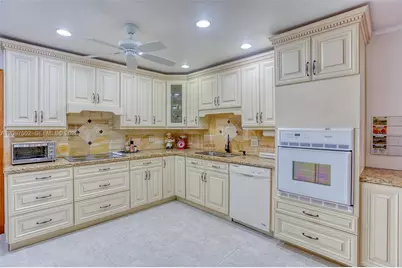 221 NE 1st Ter #1, Dania Beach, FL 33004 - Photo 4