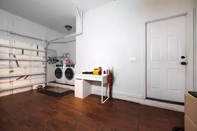 2327 NE 37th Ter, Homestead, FL 33033 - Photo 14