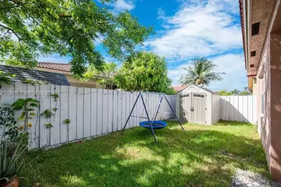 2327 NE 37th Ter, Homestead, FL 33033 - Photo 32