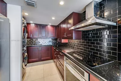 8613 SW 79th Pl, Miami, FL 33143 - Photo 2