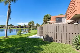 11006 N Harmony Lake Cir, Davie, FL 33324 - Photo 2
