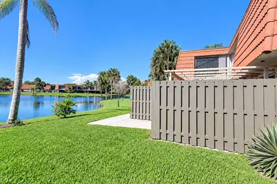 11006 N Harmony Lake Cir, Davie, FL 33324 - Photo 2