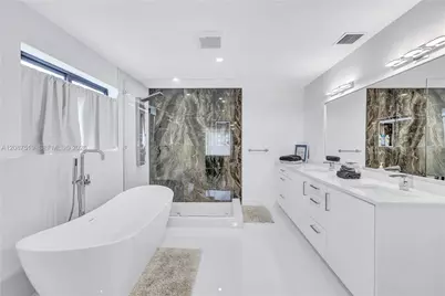 217 N 31st Ave, Hollywood, FL 33021 - Photo 4