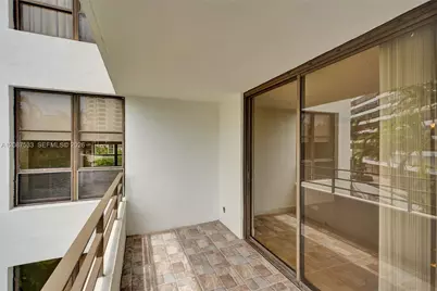 600 Three Islands Blvd #311, Hallandale Beach, FL 33009 - Photo 14