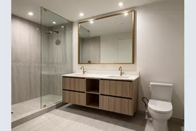 77 SE 5th St #4003, Miami, FL 33131 - Photo 16