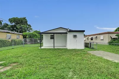 1341 NW 75th St, Miami, FL 33147 - Photo 28