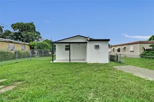 1341 NW 75th St, Miami, FL 33147 - Photo 28