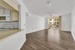 8255 Lake Dr, Doral, FL 33166 - Photo 14