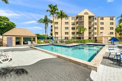 8255 Lake Dr #304, Doral, FL 33166 - Photo 26