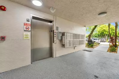 8255 Lake Dr #304, Doral, FL 33166 - Photo 4