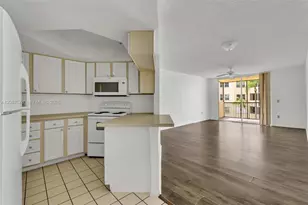 8255 Lake Dr, Doral, FL 33166 - Photo 8