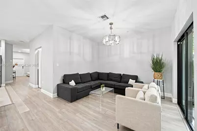 156 SW 185th Way, Pembroke Pines, FL 33029 - Photo 6