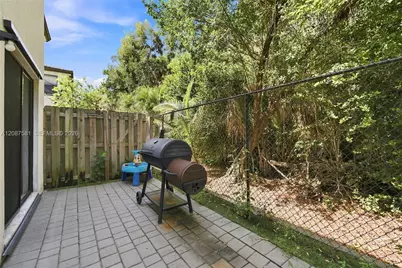 156 SW 185th Way, Pembroke Pines, FL 33029 - Photo 30