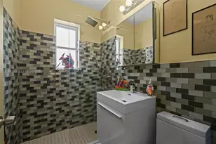 1525 Meridian Ave, Miami Beach, FL 33139 - Photo 16