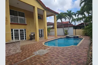 19403 NW 82nd Pl #19403, Hialeah, FL 33015 - Photo 14